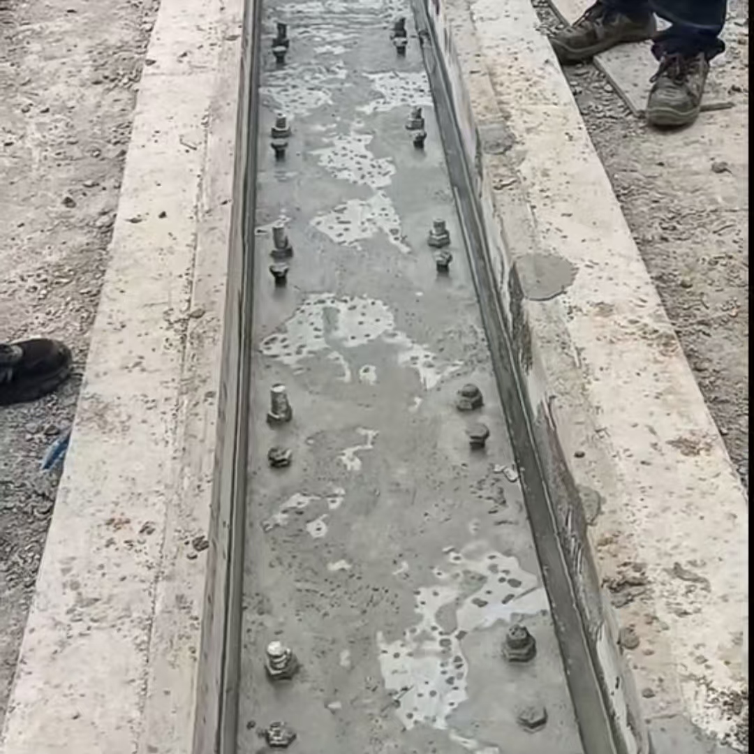 辽源港口码头起重机龙门吊重型机械设备稳固用早强快凝轨道胶泥